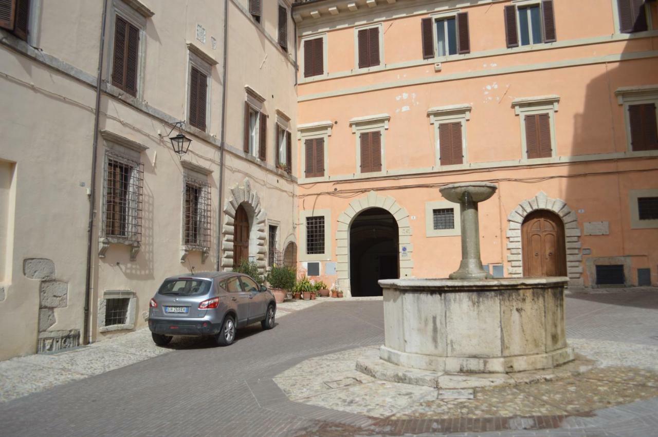 Appartamento In Centro Spoleto Exterior photo