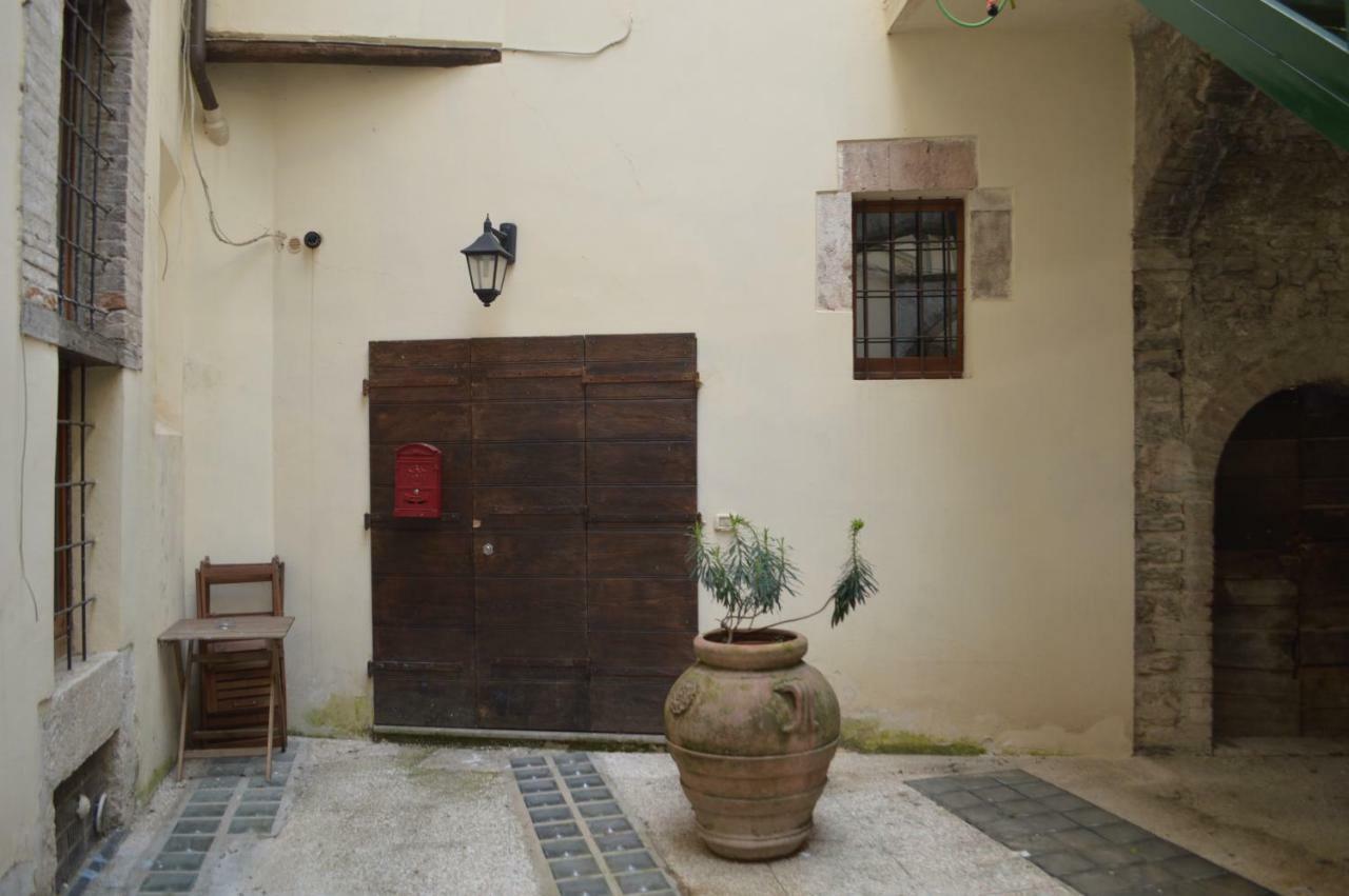 Appartamento In Centro Spoleto Exterior photo